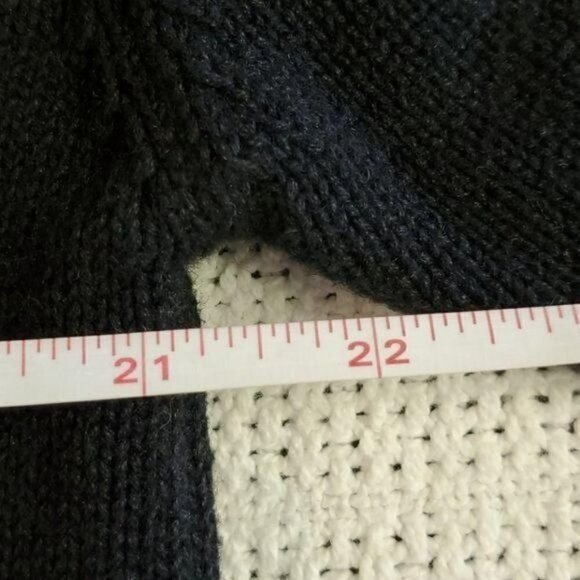 Northcrest Holiday Lodge Black Embroidered Full Zip Embellished LS Sz M Sweater - Picture 6 of 8